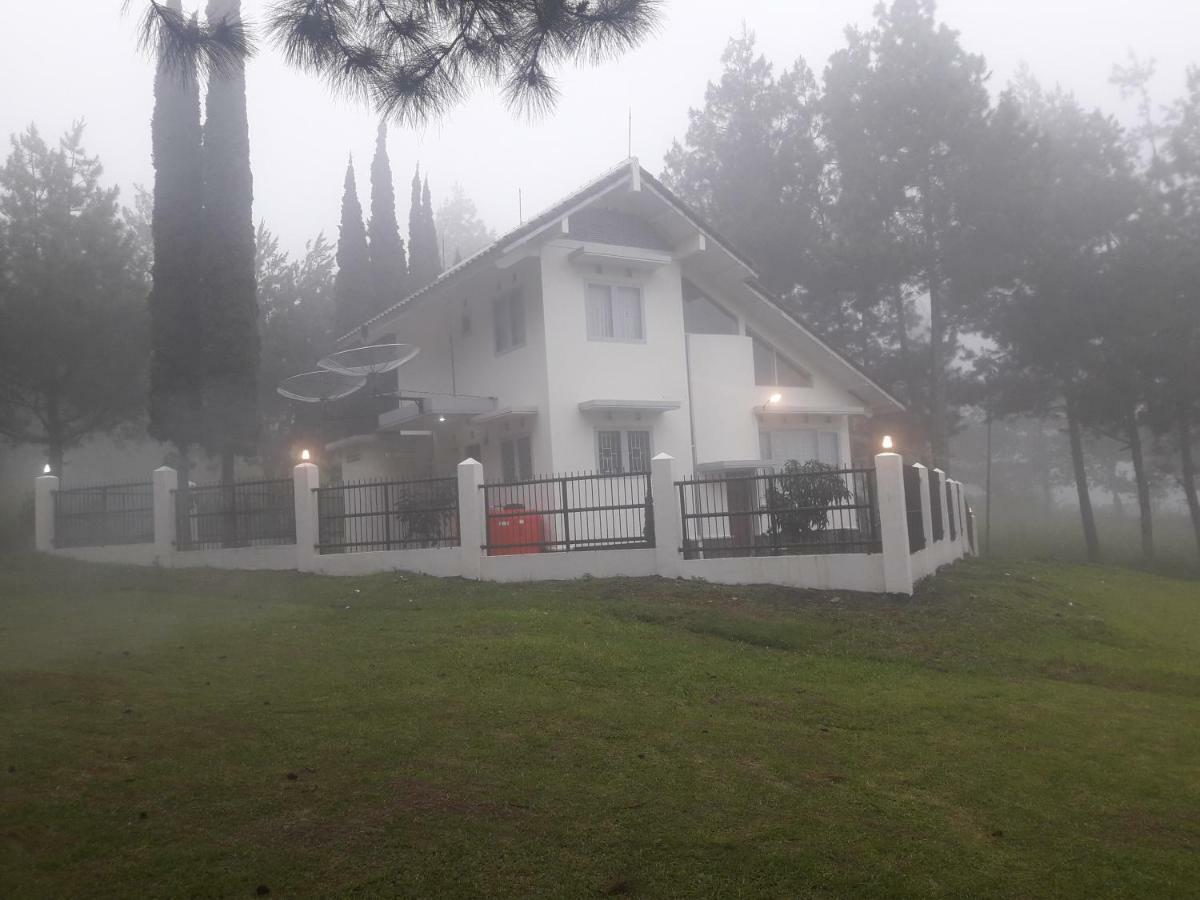 Villa 5Cemara Lembang Dış mekan fotoğraf